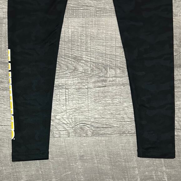 University Of Iowa Hawkeyes Black Camo 28” Legging Women Small S High Rise  NCAA - Picture 6 of 9